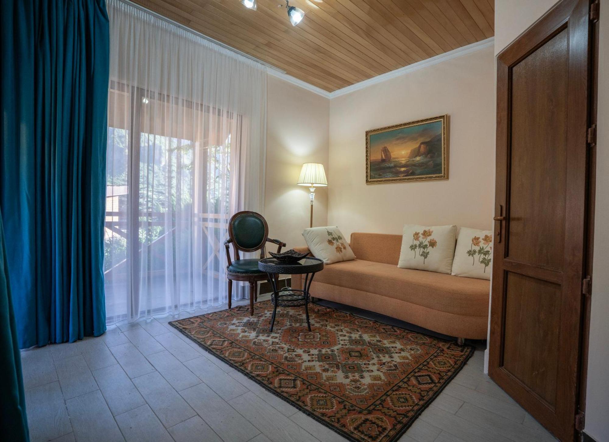 Vardisubani Villa *